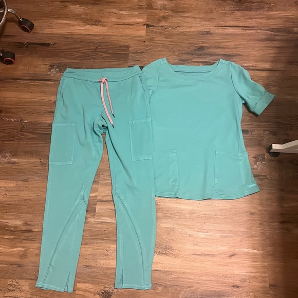 Jaanuu Other Jaanuu Srub Set Smock Top Size Large And Cargo Pants